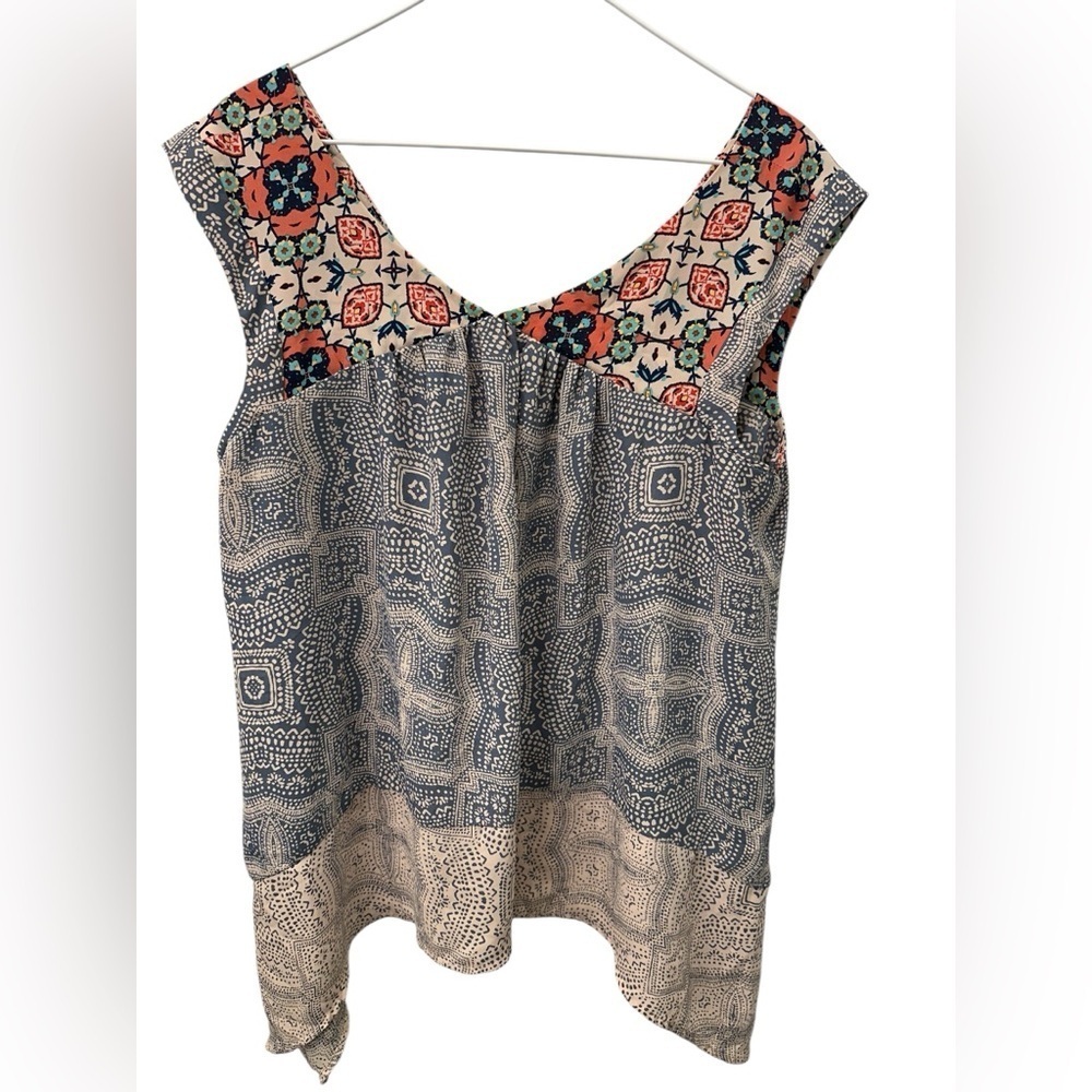 Knox Rose Sleeveless Floral Boho Sharkbite Hem Blouse Top Size M EUC